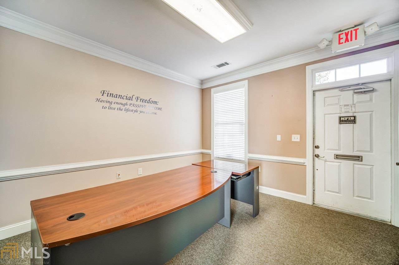 3104 Creekside Village Dr - Photo 1