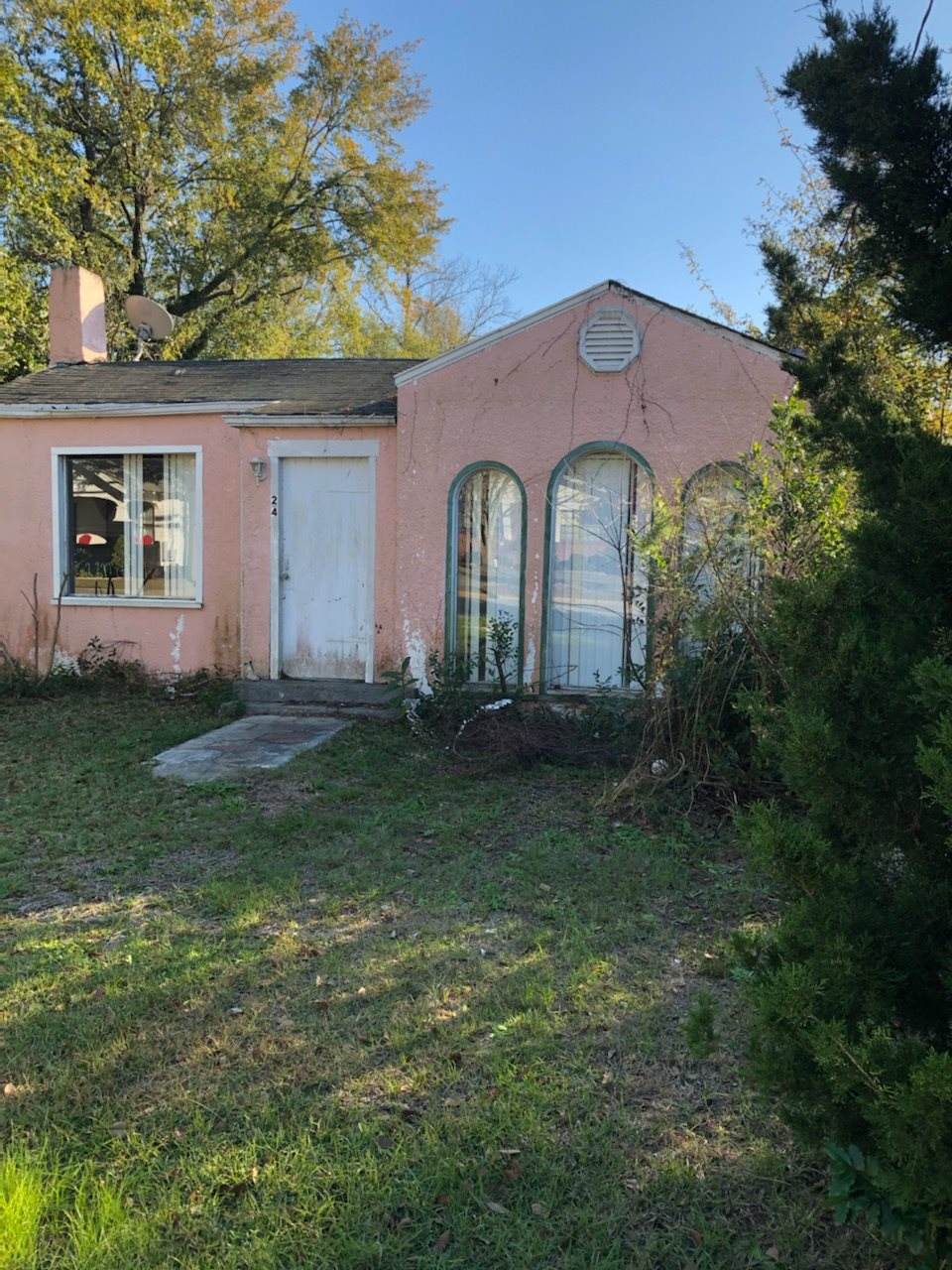 24 Jones Ave - Photo 1
