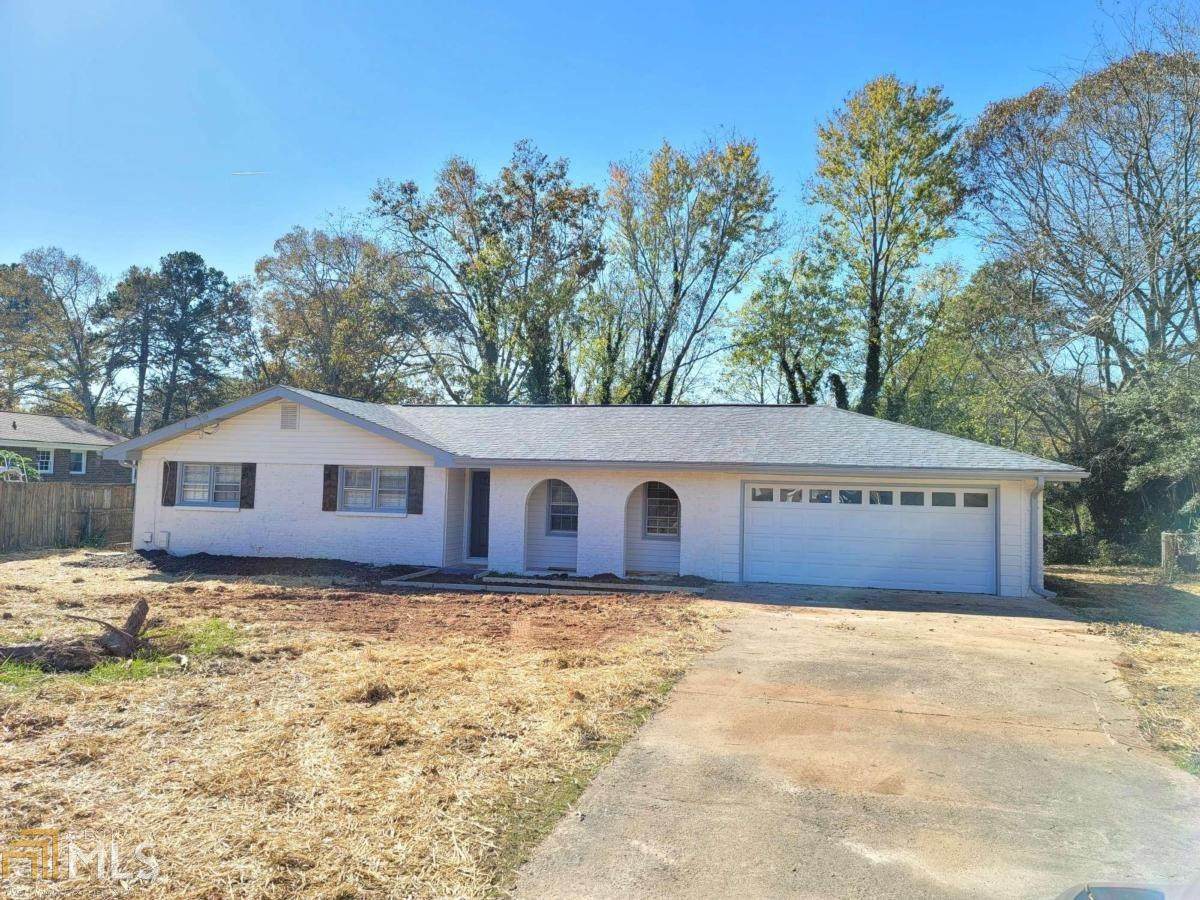 5725 Lilburn Stone Mountain Rd - Photo 1