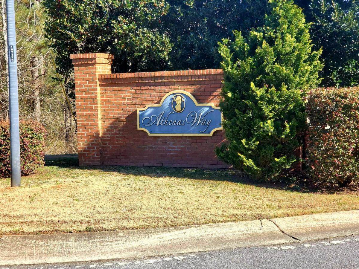 142 Walkers Way - Photo 1