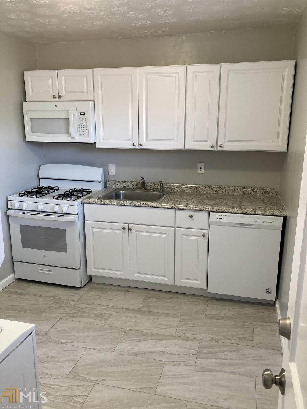 615 3Rd Ave - Photo 1
