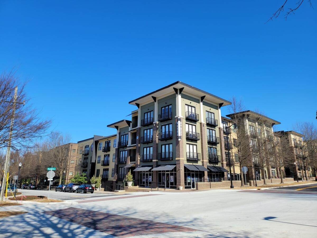 5300 Peachtree Rd - Photo 1