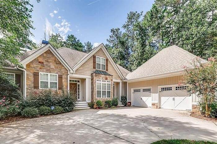 160 Longwood Ln - Photo 1