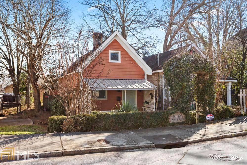 570 Martin St - Photo 1