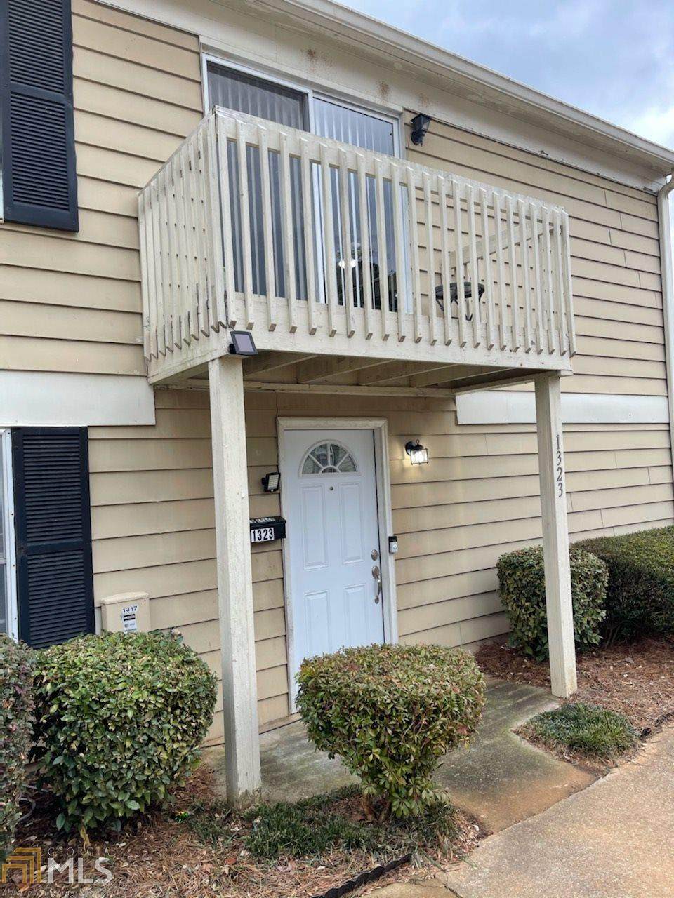 1323 Old Coach Rd - Photo 1