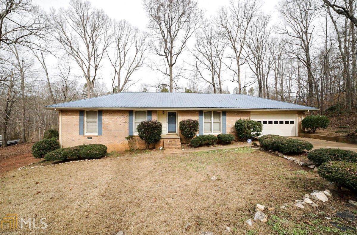 1374 Pine Hill Dr - Photo 1