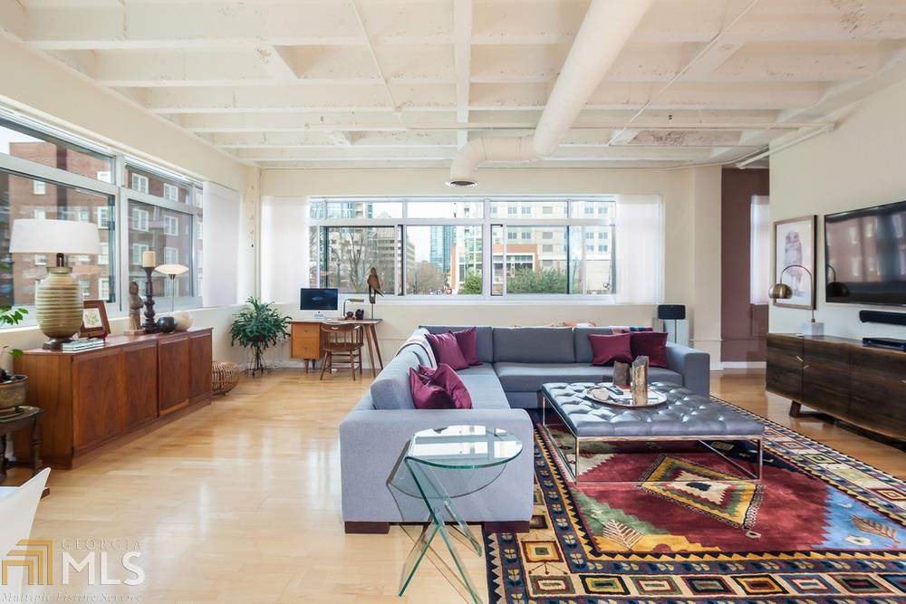 805 Peachtree St - Photo 1