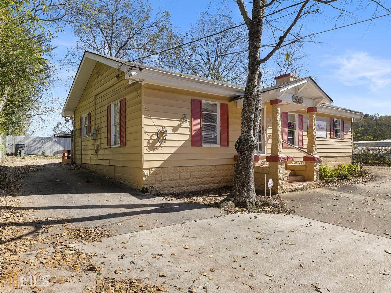 703 Main St - Photo 1