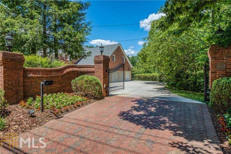 635 Mount Vernon Hwy - Photo 1