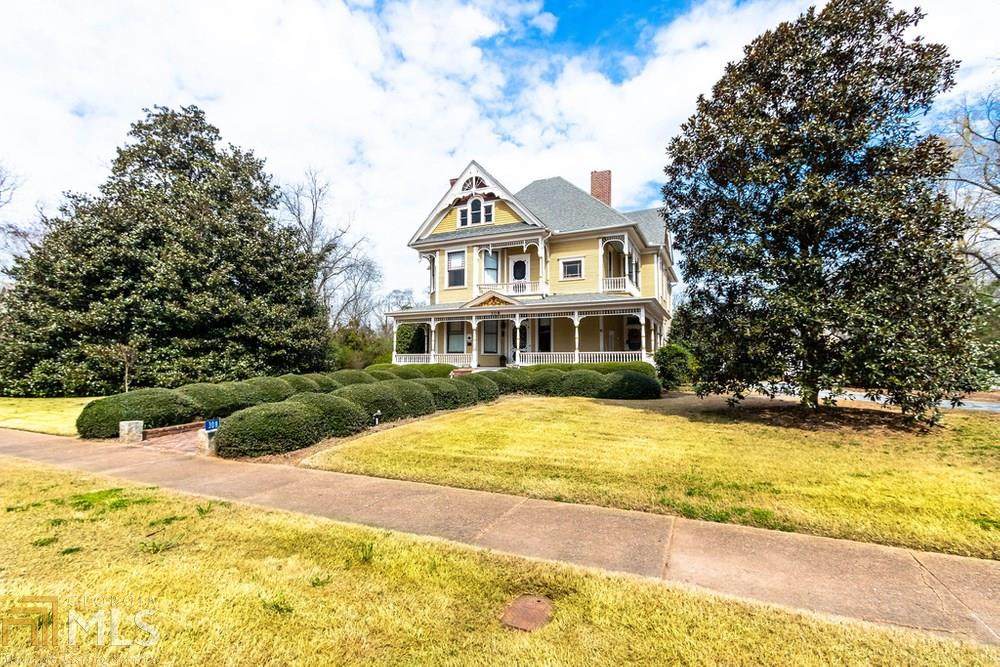 308 Hightower Trl - Photo 1
