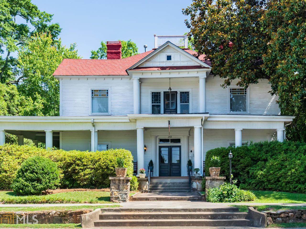 252 Seavy St - Photo 1