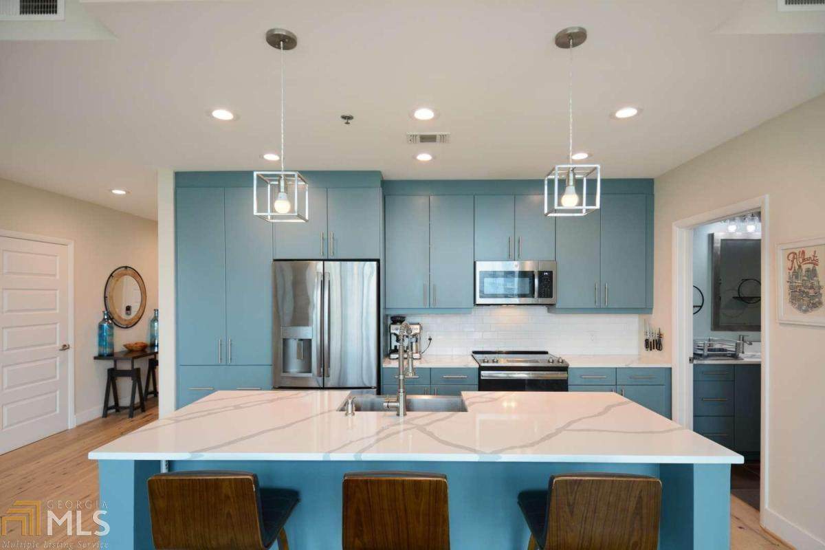 1080 Peachtree St - Photo 1