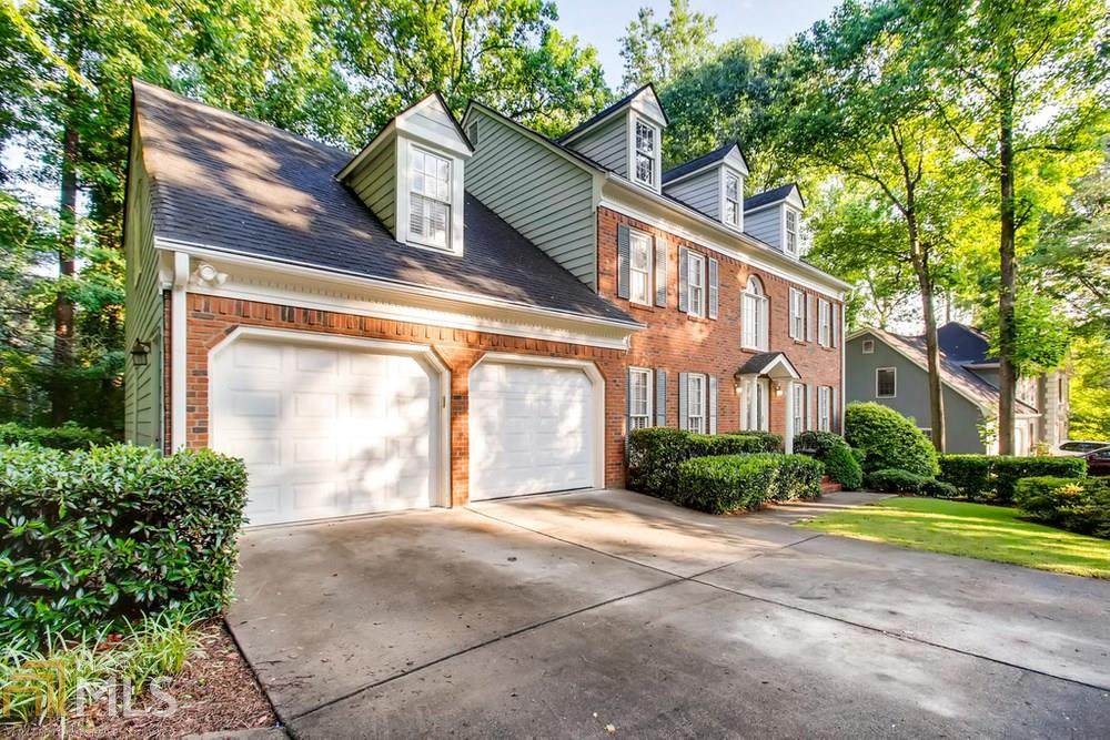 2902 Creekside Pt - Photo 1