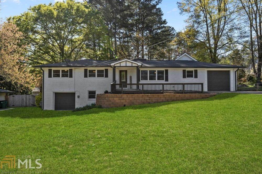 2343 Woodridge Dr - Photo 1