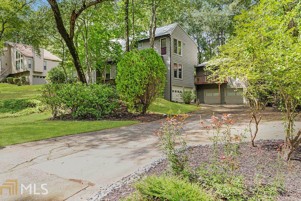 3705 Sawanee Dr - Photo 1