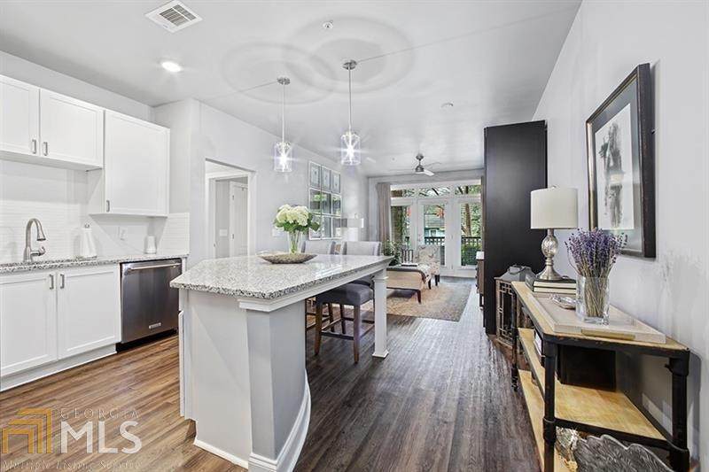 840 United Ave - Photo 1