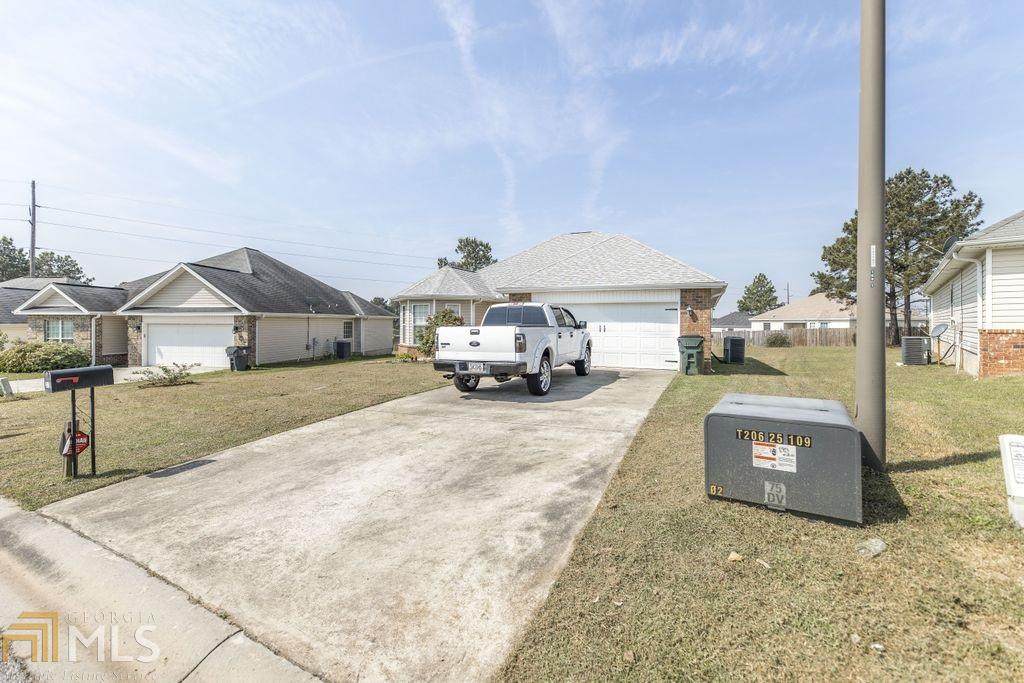 325 Laurel Woods Dr - Photo 1