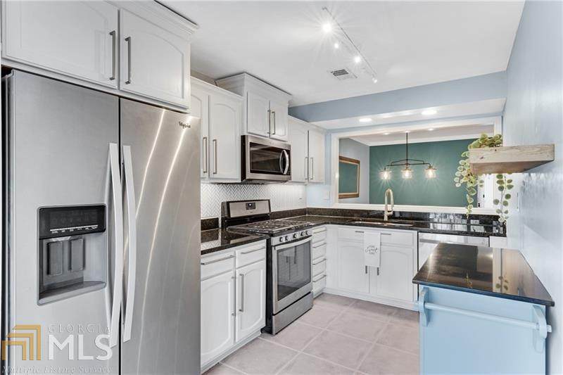 2901 Lenox Rd - Photo 1