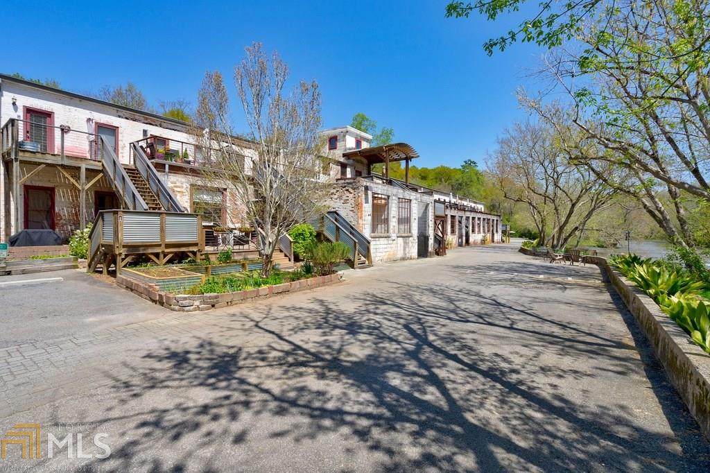 585 White Cir - Photo 1