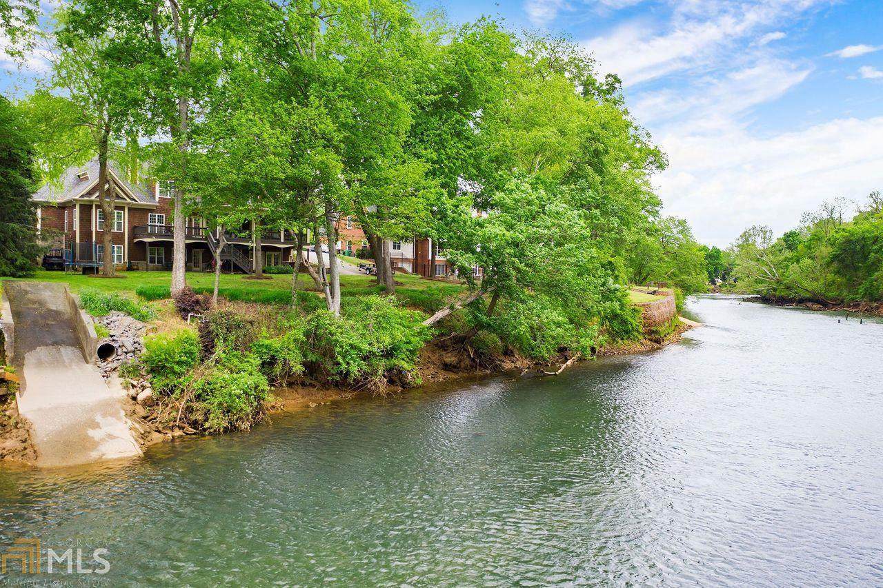 22 Oxford Dr - Photo 1