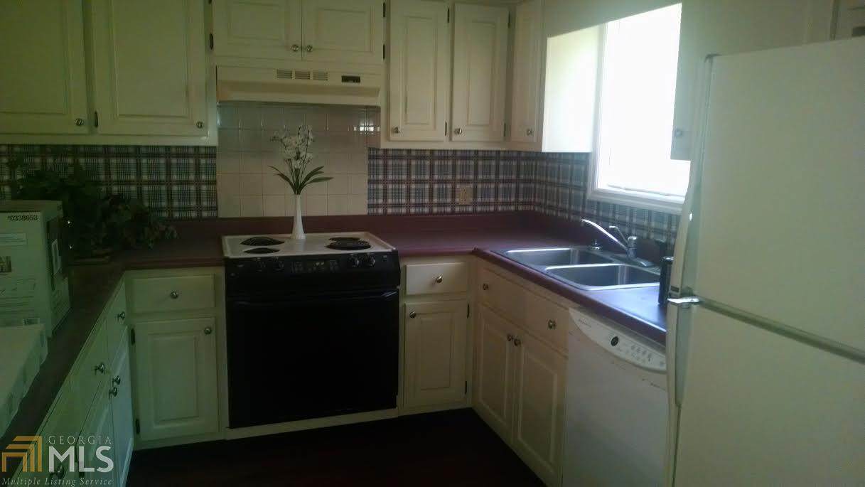 705 Pats Ln - Photo 1
