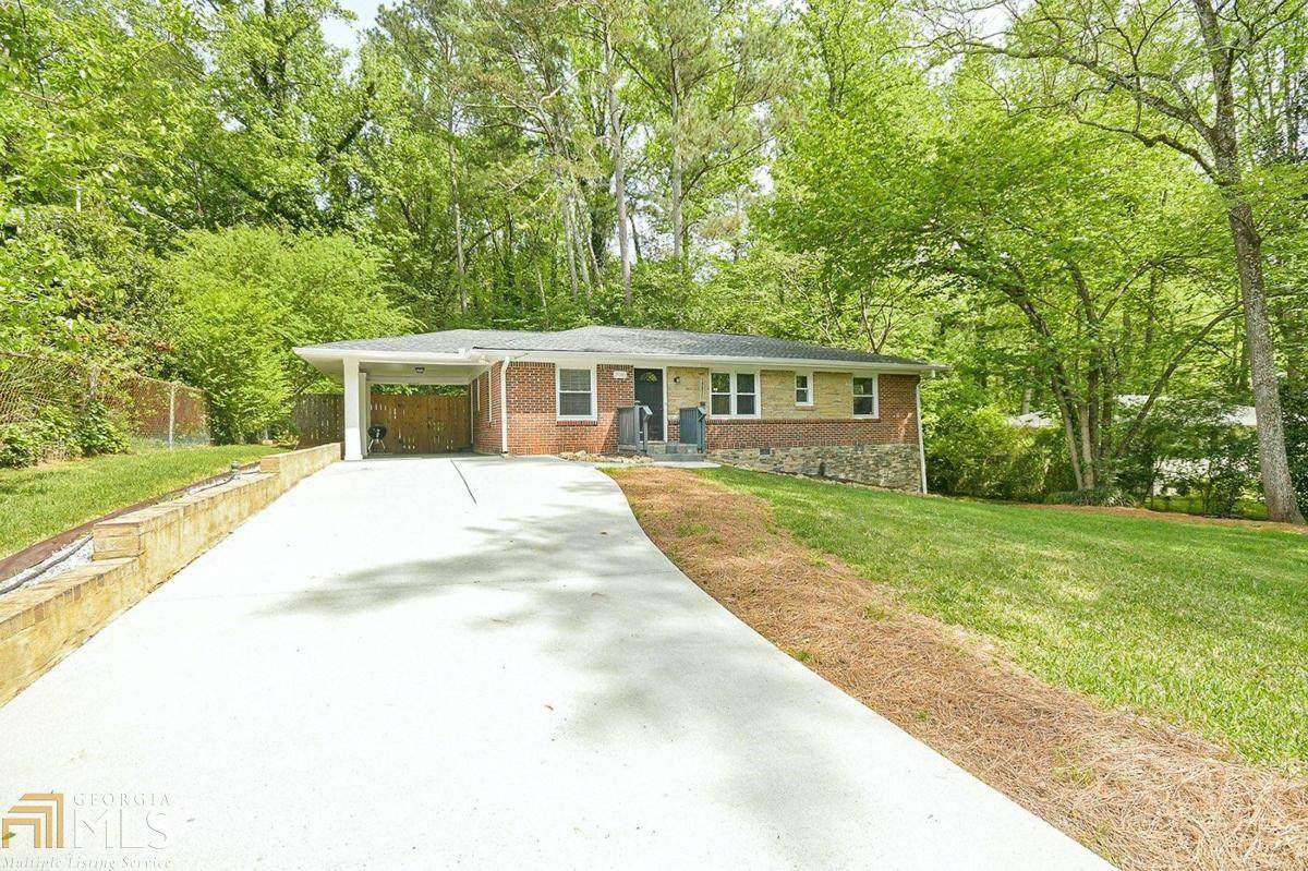 2592 Rockcliff Rd - Photo 1