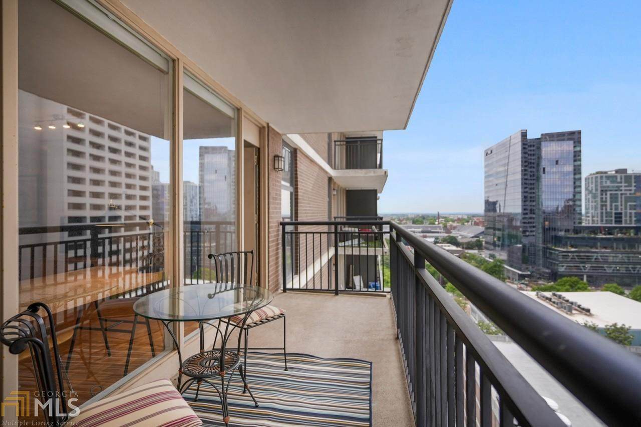 620 Peachtree St - Photo 1