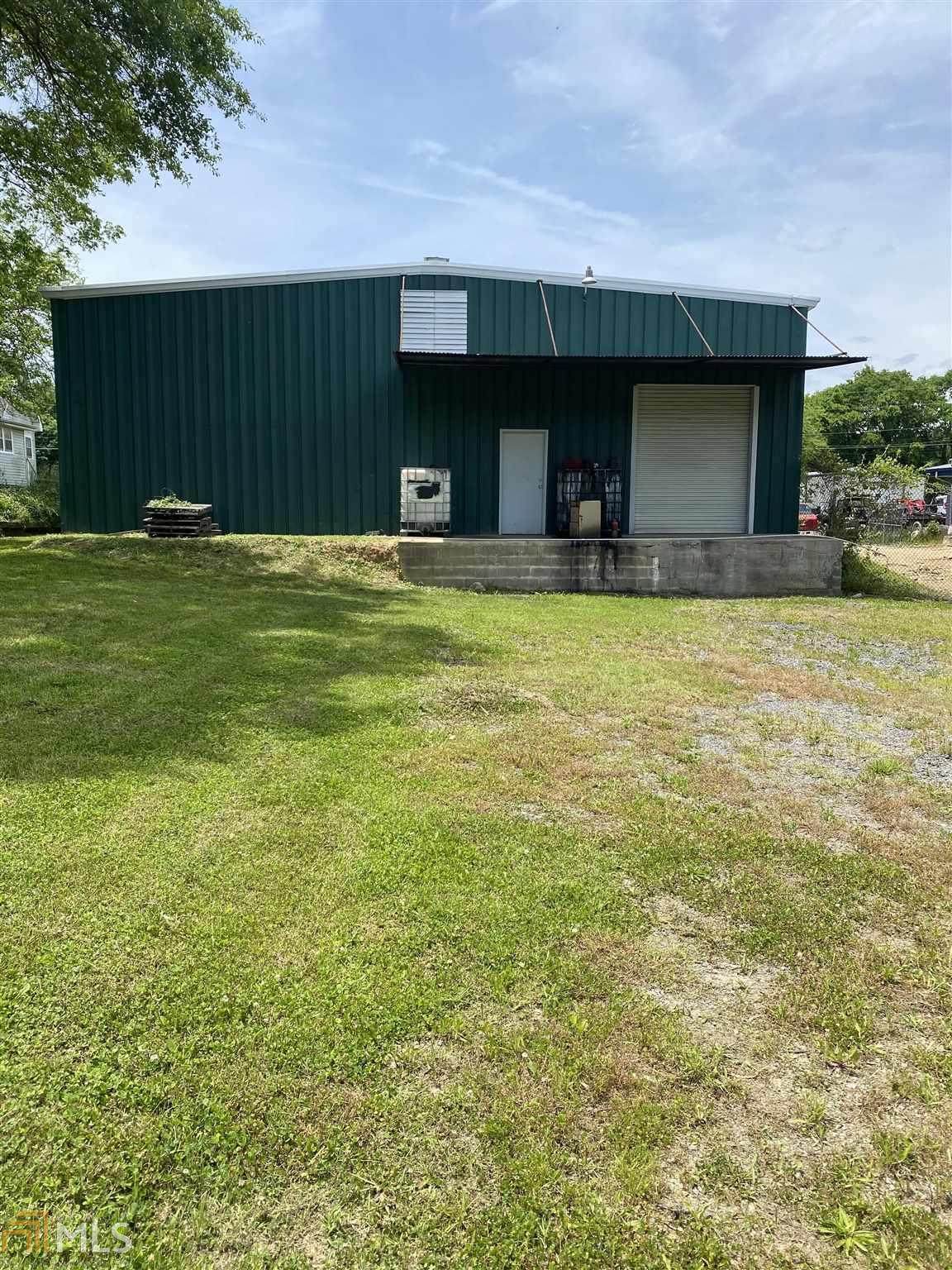 1809 Hull Ave - Photo 1