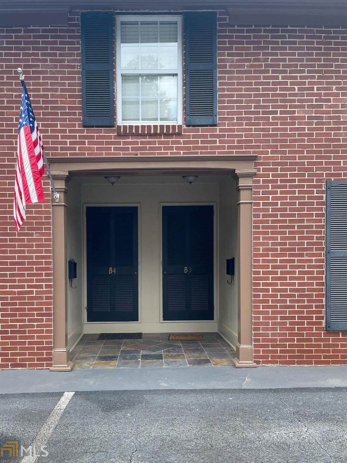 5375 Roswell Rd - Photo 1