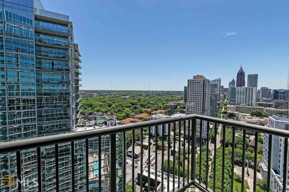 1080 Peachtree St - Photo 1