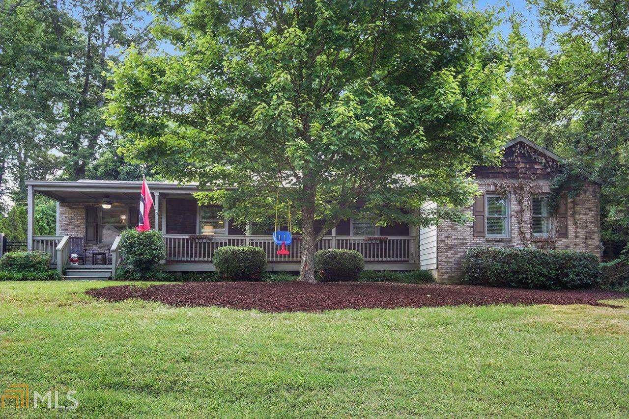 2921 Surrey Ln - Photo 1