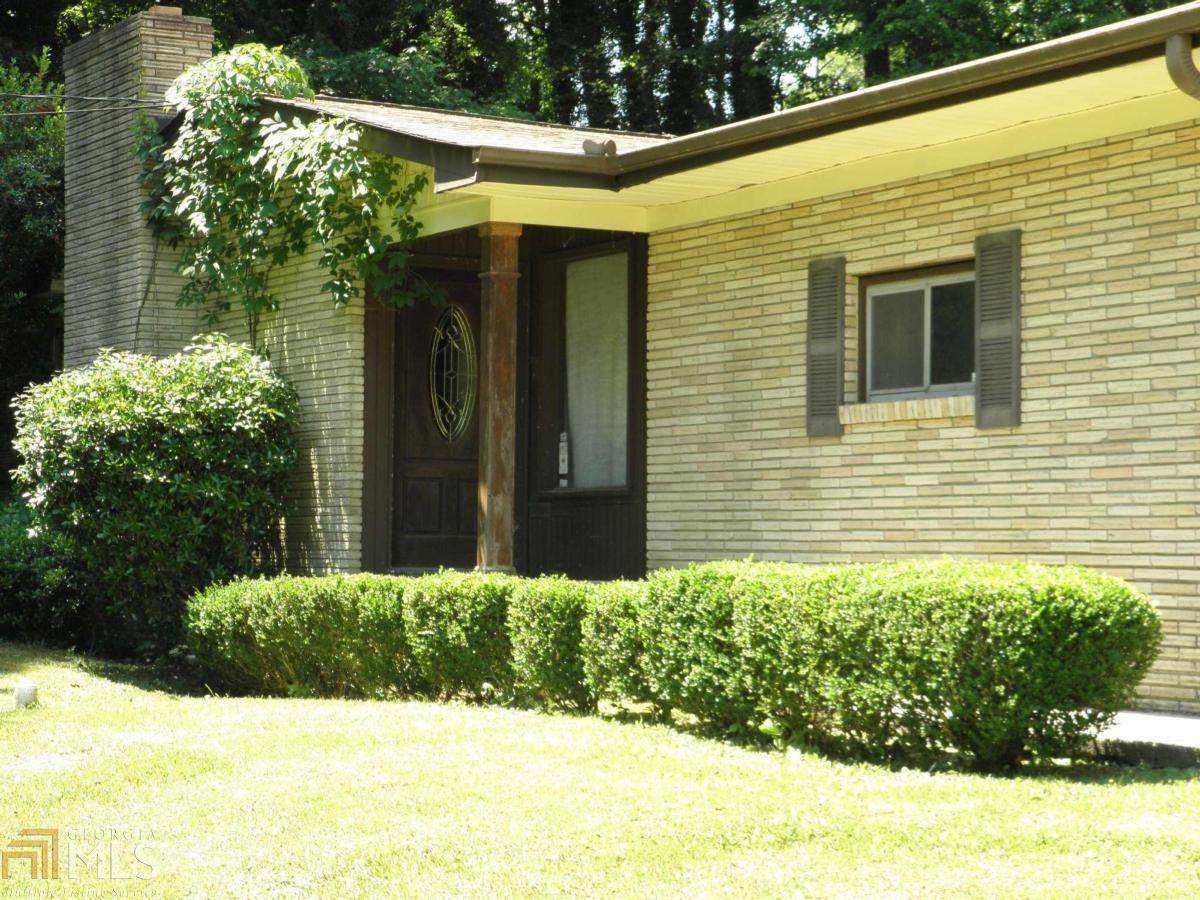 2339 Country Club Ln - Photo 1