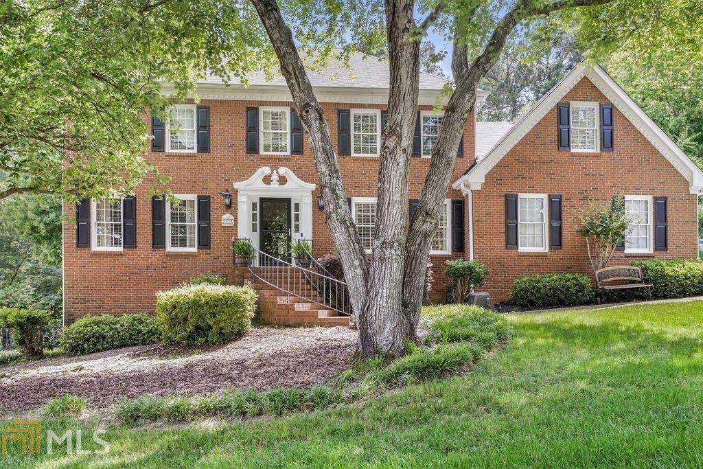 2573 Bridgewood Ln - Photo 1