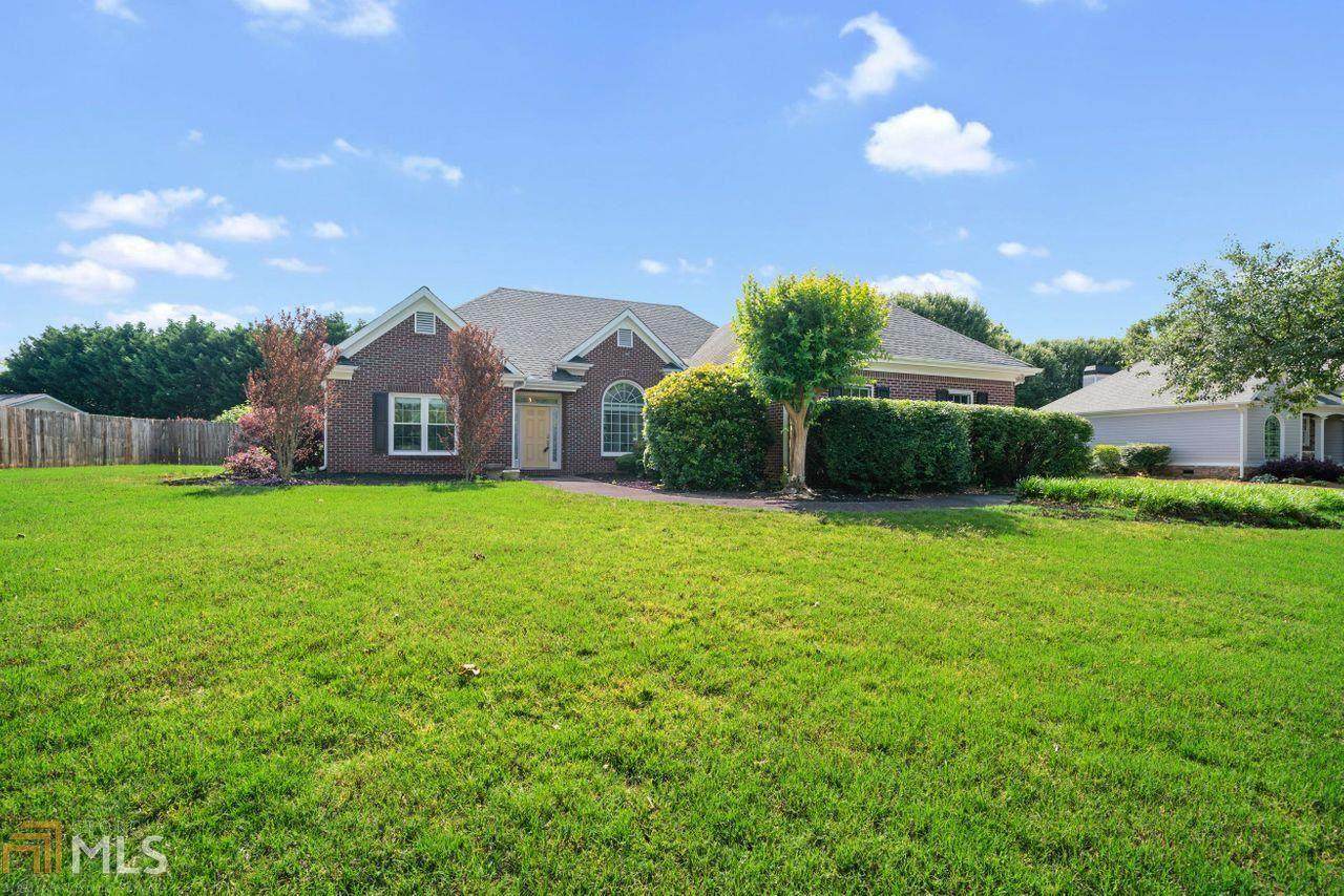 4 Hampton Ln - Photo 1