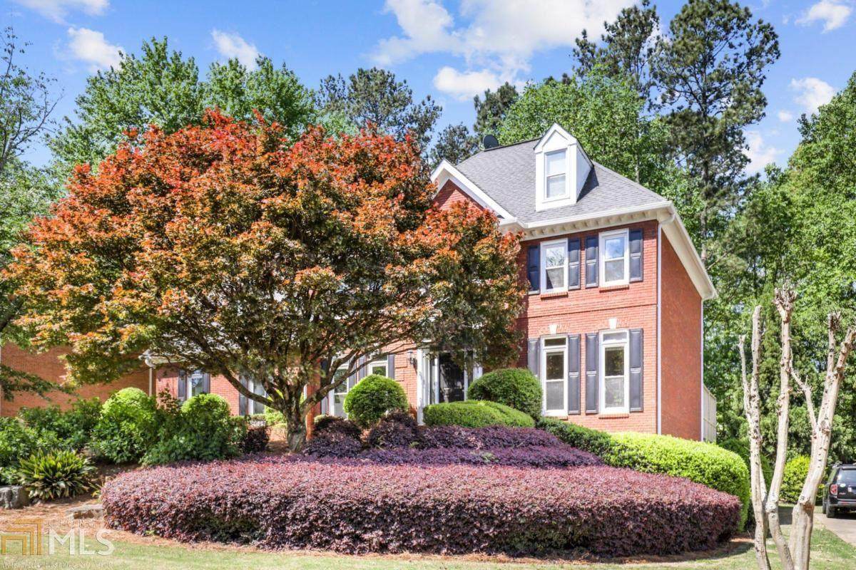 250 Woodbury Way - Photo 1