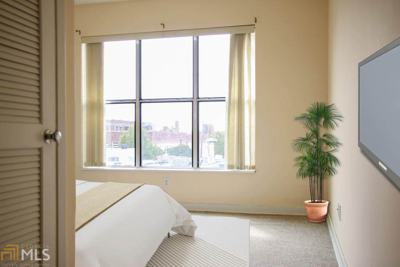 238 Walker St - Photo 1