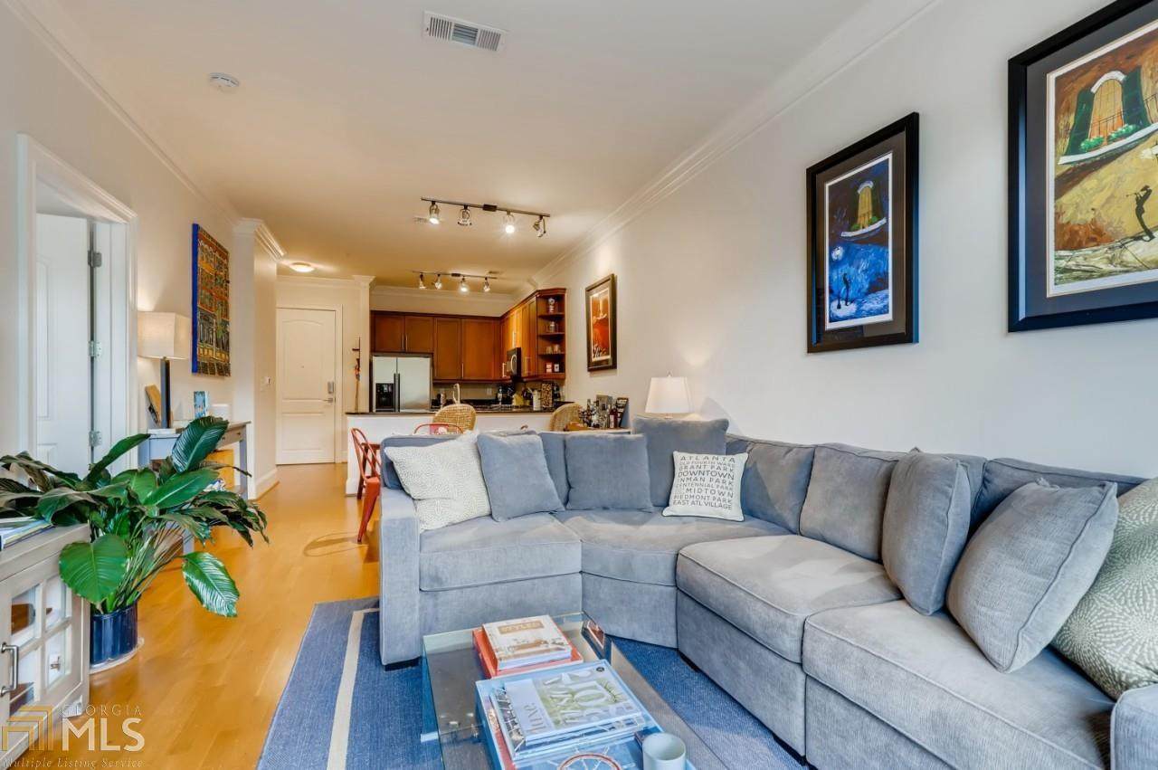 1055 Piedmont Ave - Photo 1