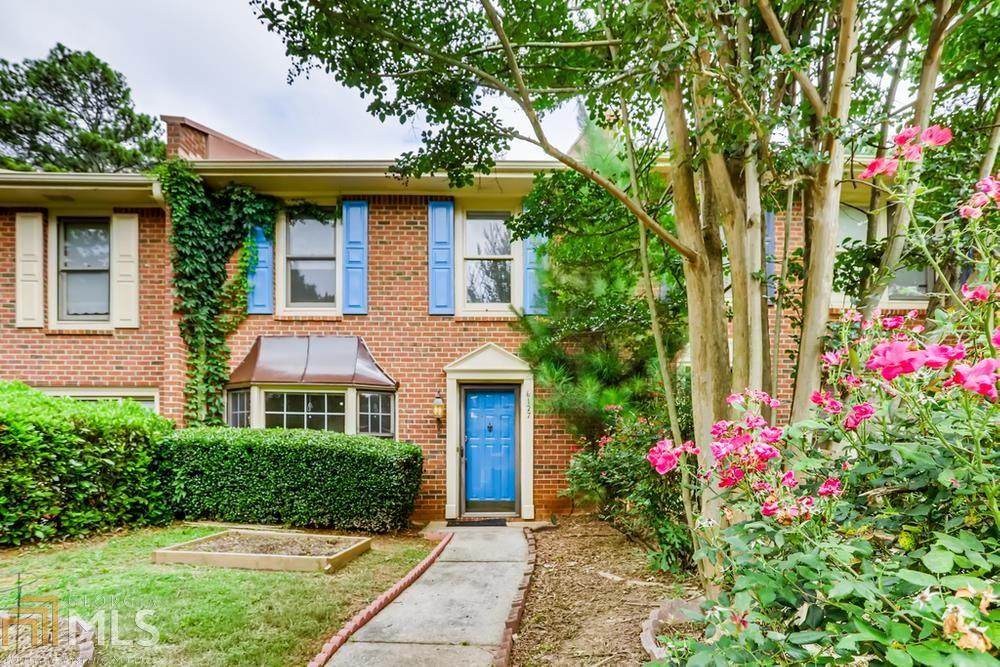 6127 Queen Anne - Photo 1