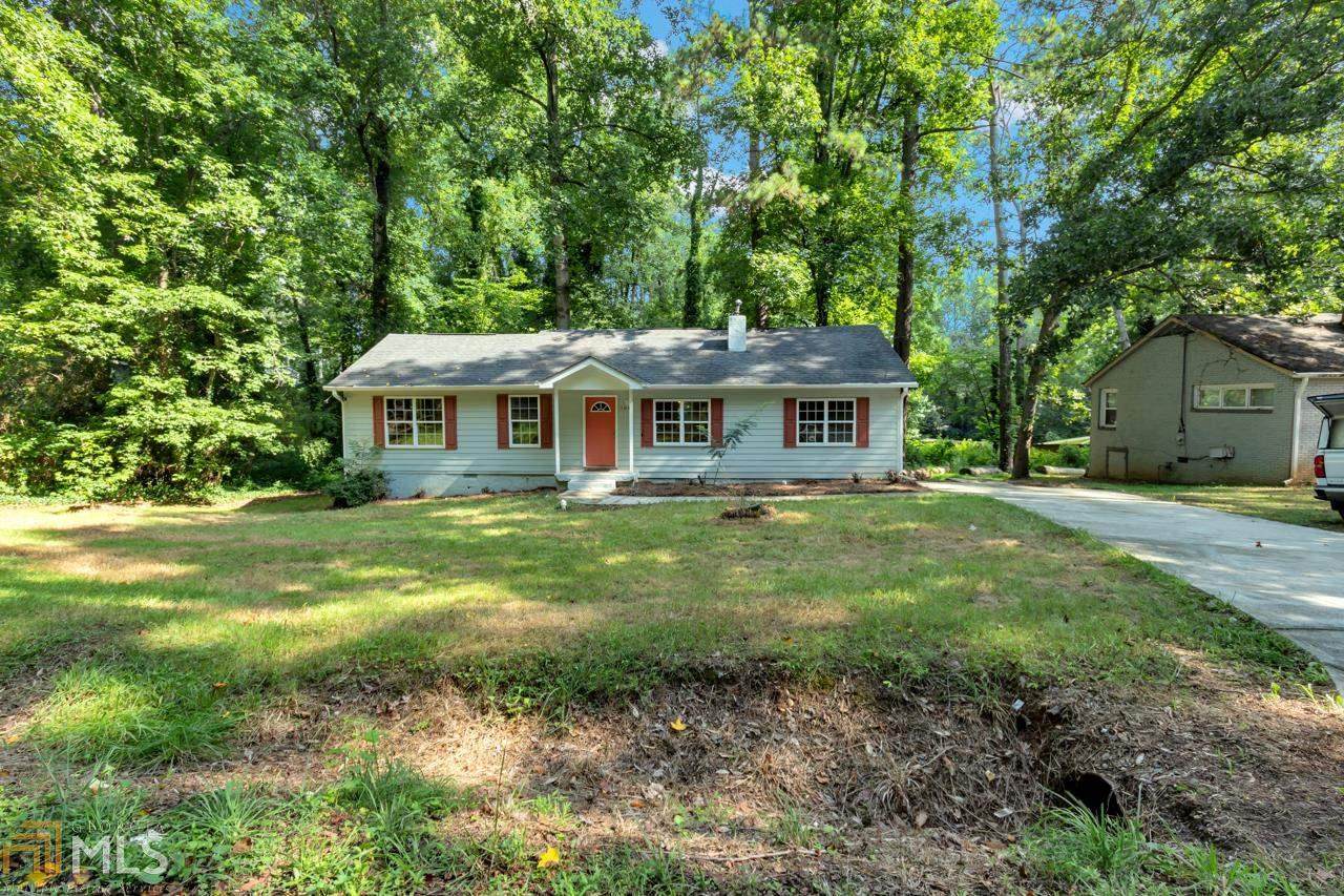 1040 Lakeshore Dr - Photo 1
