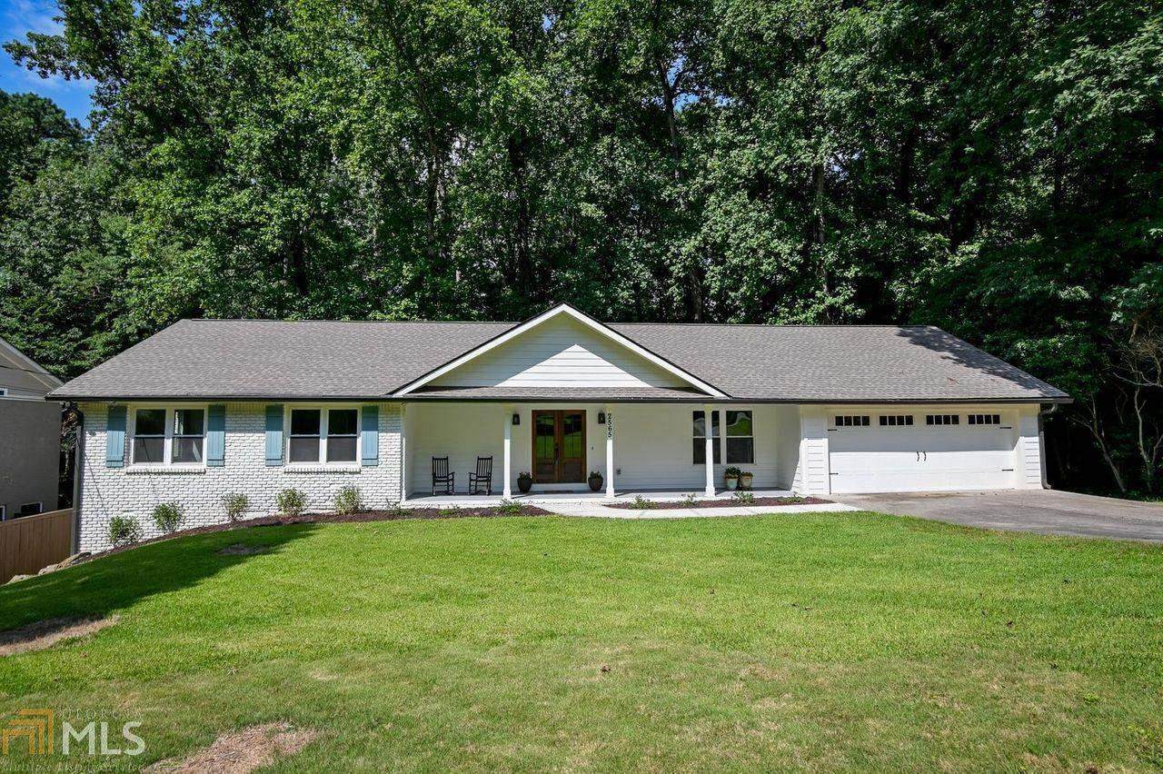 2565 Hawthorne Dr - Photo 1