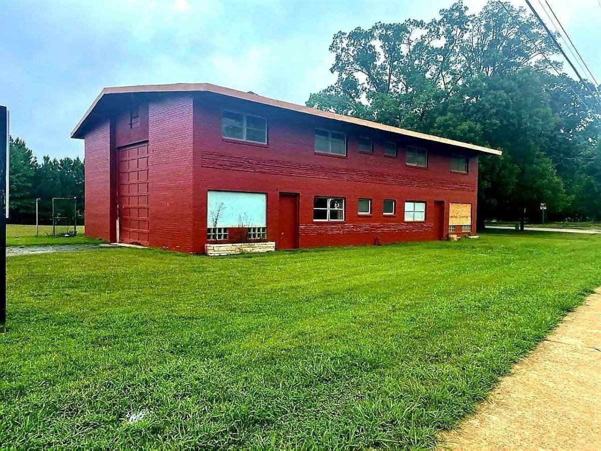 202 Crogan Street - Photo 1