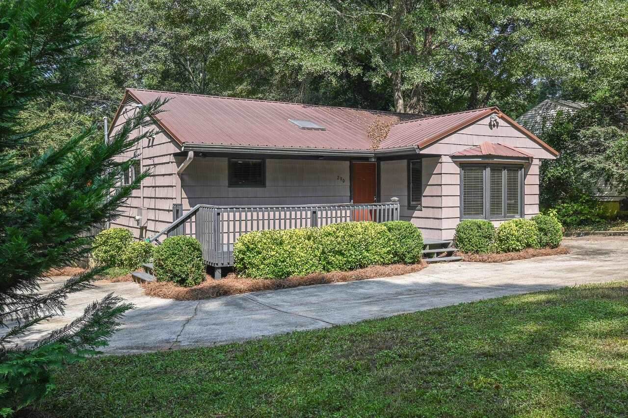 290 Habersham Way - Photo 1