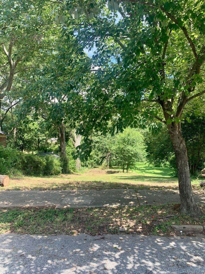 695 Lexington Avenue - Photo 1