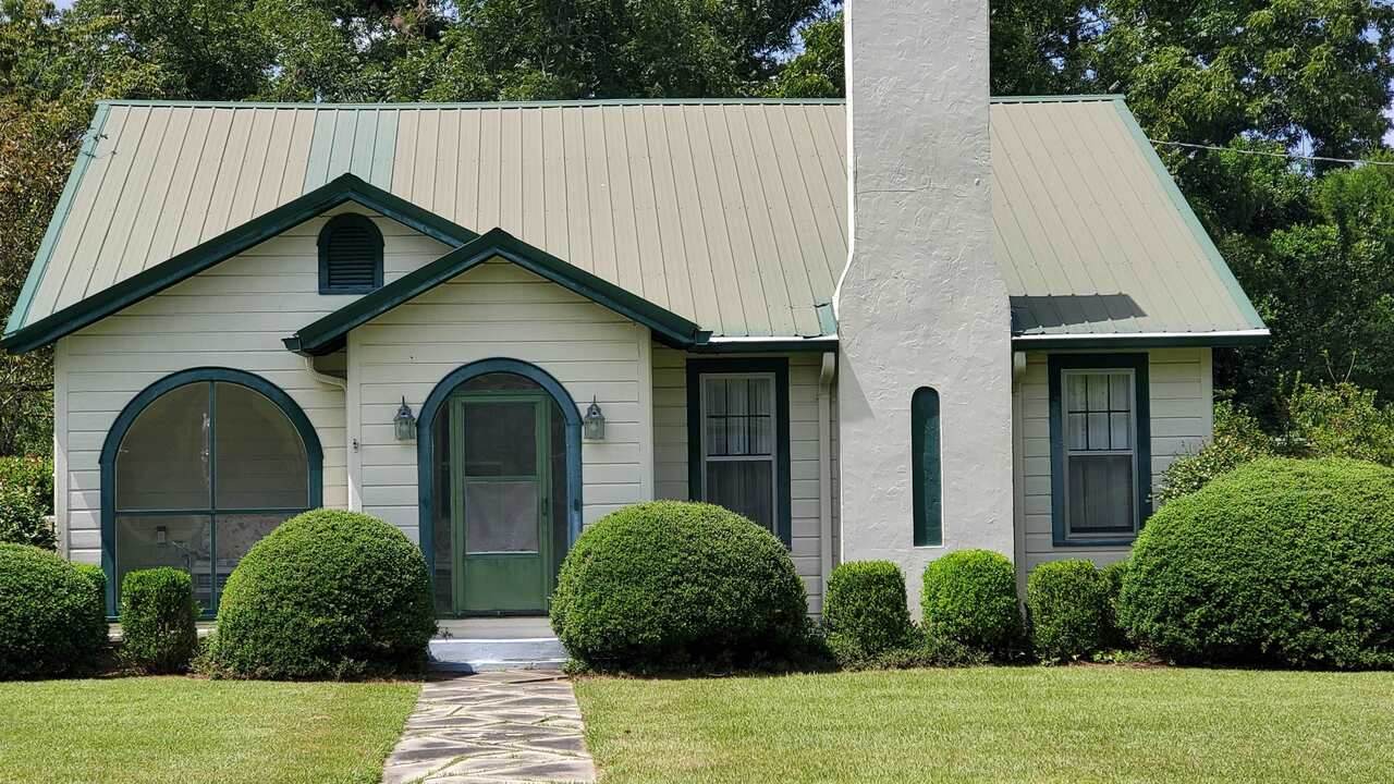 410 College Street - Photo 1