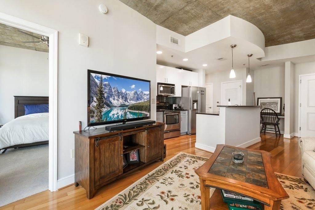 44 Peachtree Place - Photo 1