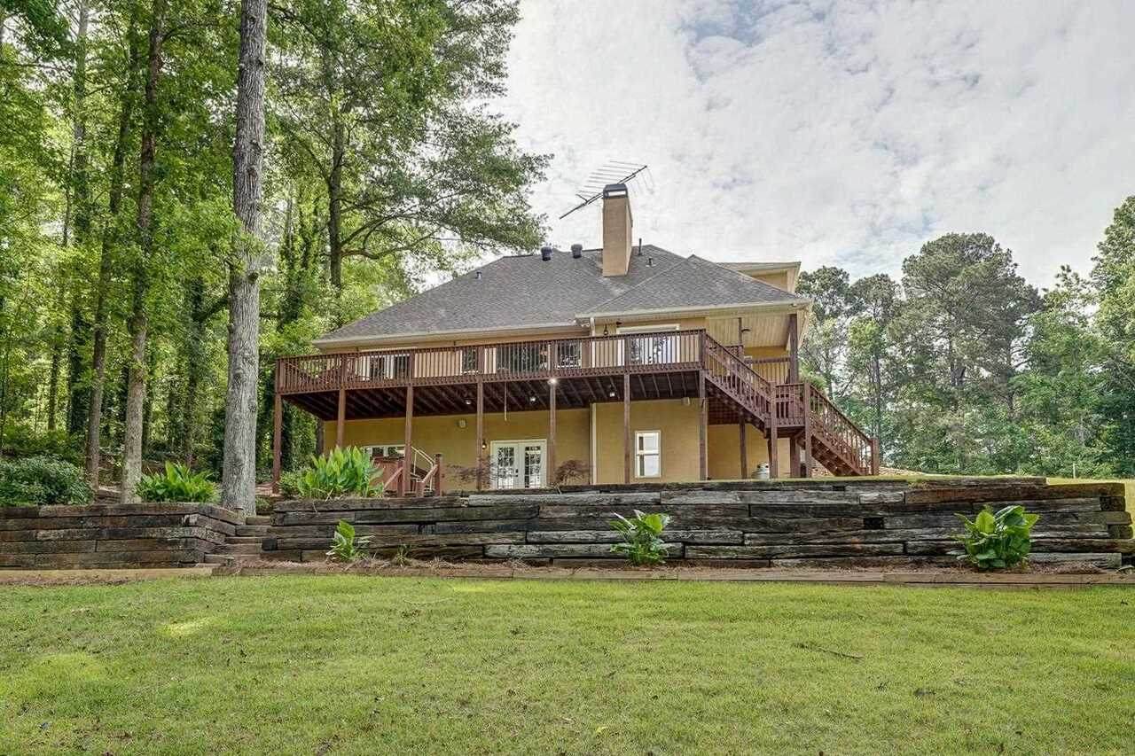 667 Cardinal Drive - Photo 1