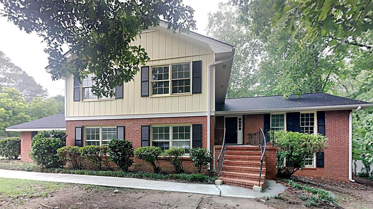 2230 Hampton Trail - Photo 1
