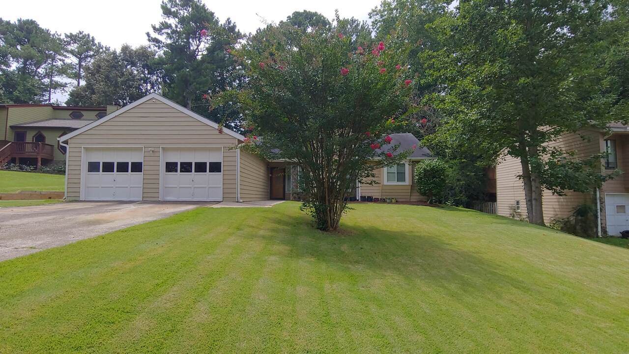 327 Mackinac Hollow - Photo 1