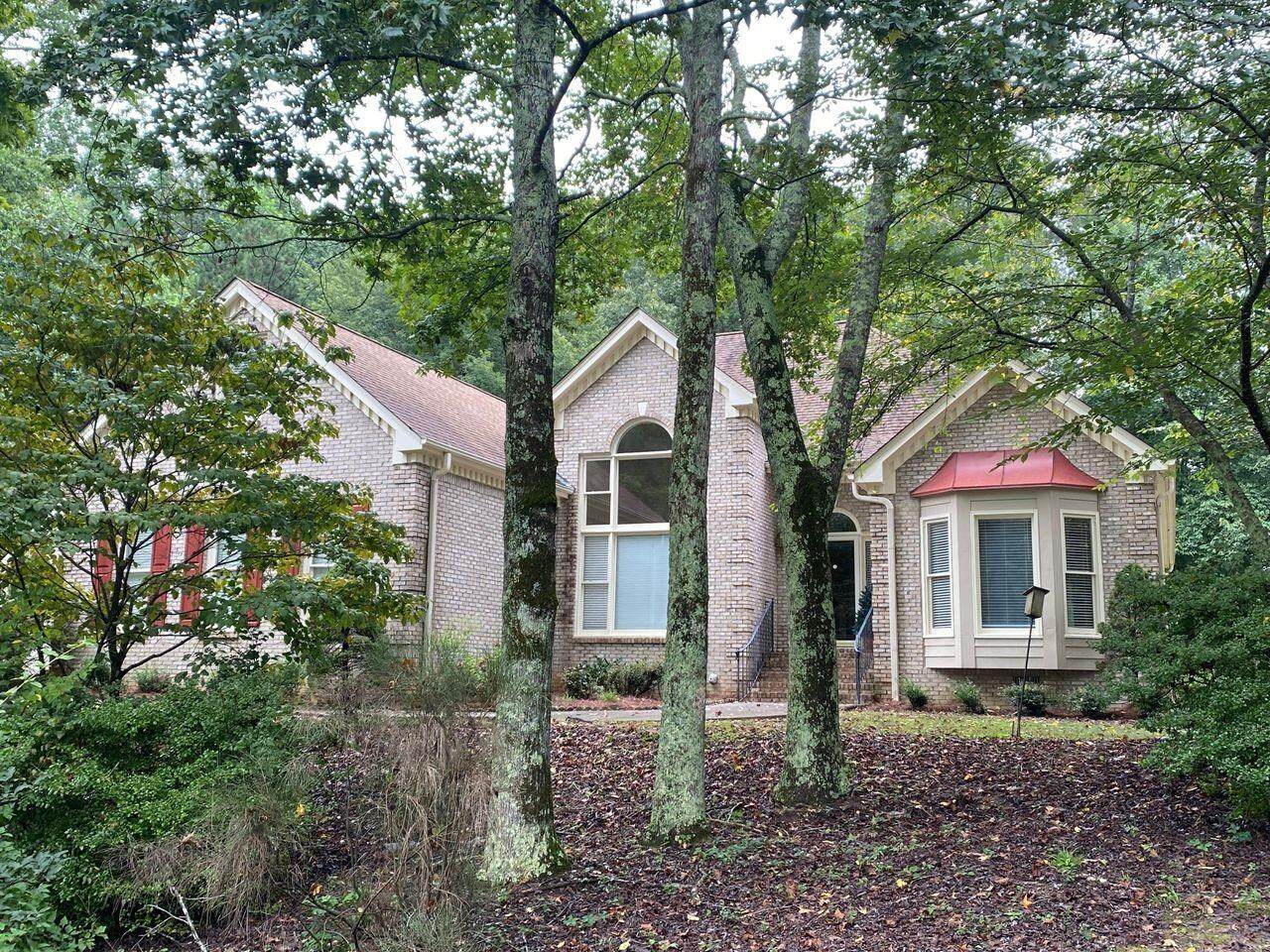 135 Amberbrook Circle - Photo 1