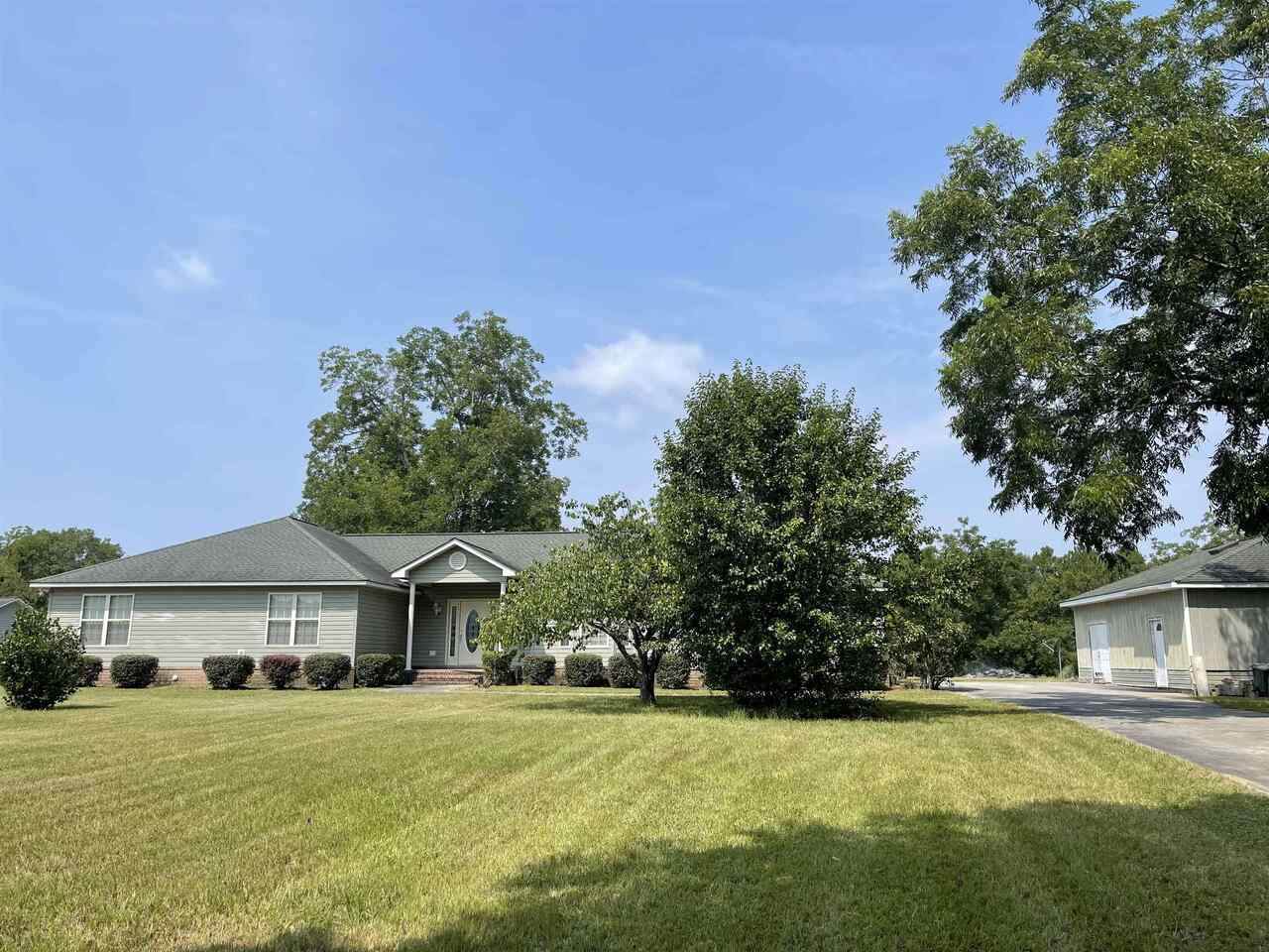209 Oakwood Drive - Photo 1